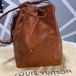 Authentic Mint Condition LV Epi Fawn Noe GM Size